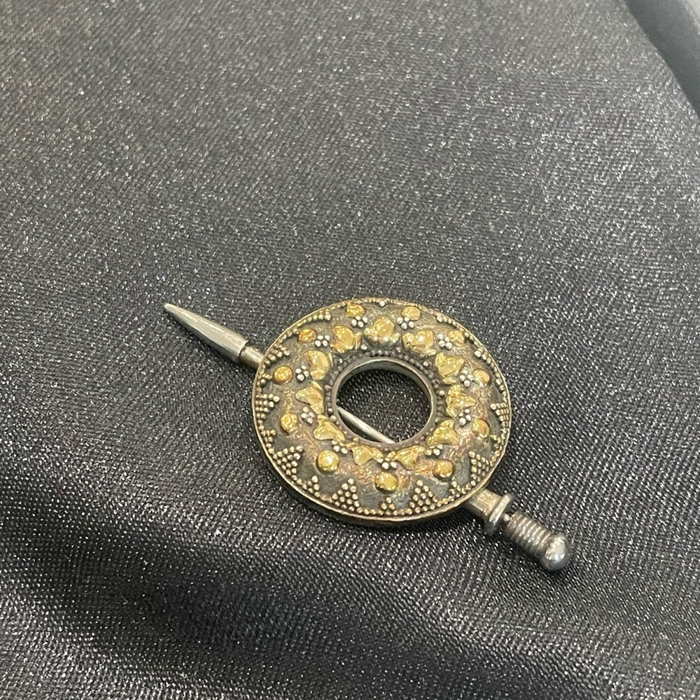John Hardy Vintage Silver and Gold Round Pin/Brooch